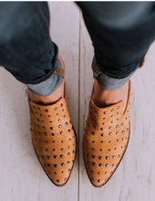 Load image into Gallery viewer, Whiskey Studded mules