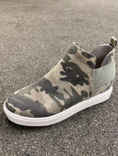 Load image into Gallery viewer, Camo sneaker wedge